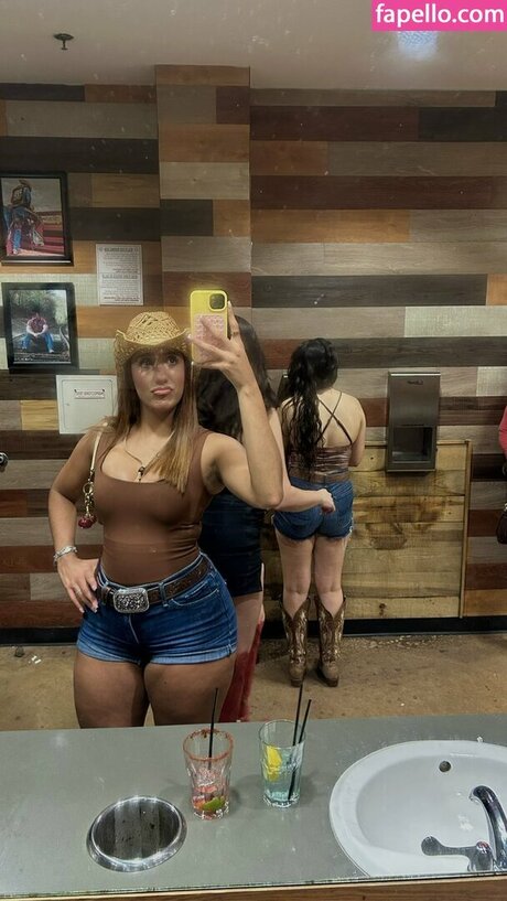 Foto di nudo di fuga di OnlyFans di Juliannaa