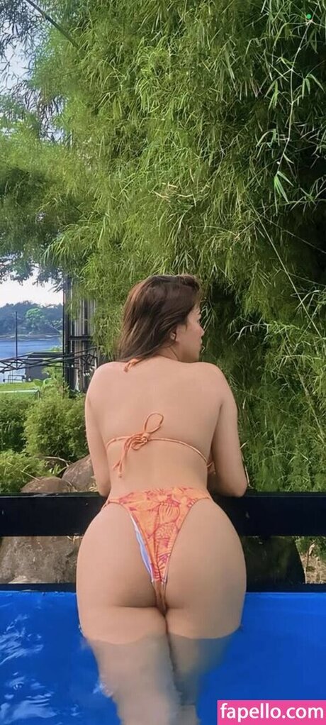 Обнаженная фотография утечки OnlyFans от Sara Xie