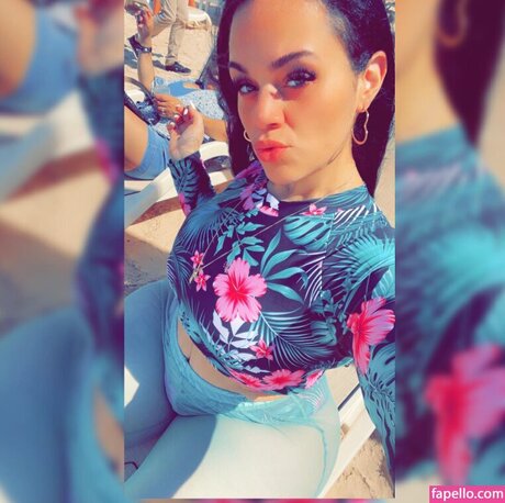 Nahá fotka uniklých OnlyFans od Neeyce