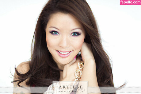 Naken läckt OnlyFans-bild av Stephanie Ly