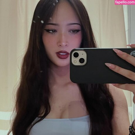 Nahá fotka uniklých OnlyFans od Asmr Emco