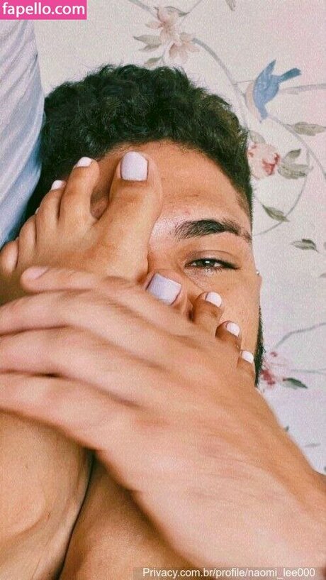 Naakte gelekte OnlyFans-foto van Laish Scully