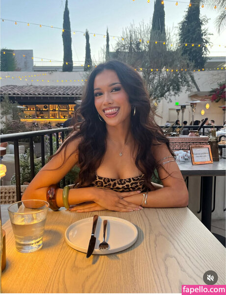 Naken lekkede OnlyFans-bilde av Sophia Hartwell