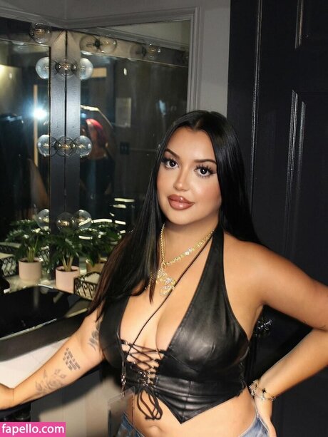 Naken läckt OnlyFans-bild av Ariel Sanson