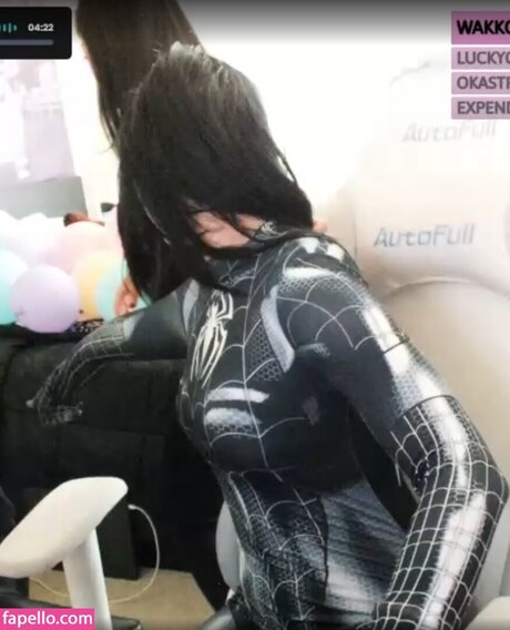 Alasti lekkinud OnlyFans-i pilt Eggspringroll