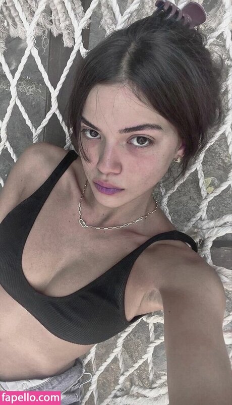 Naakte gelekte OnlyFans-foto van Eyll Kandemir