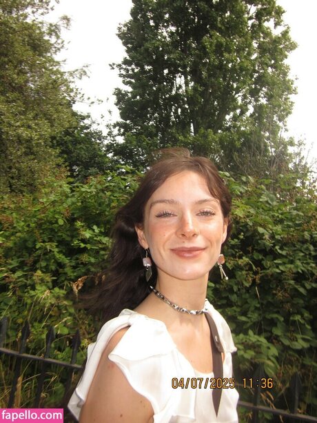 Alasti lekkinud OnlyFans-i pilt Holly Humberstone