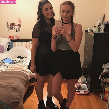 Naken läckt OnlyFans-bild av Nicsandnacs