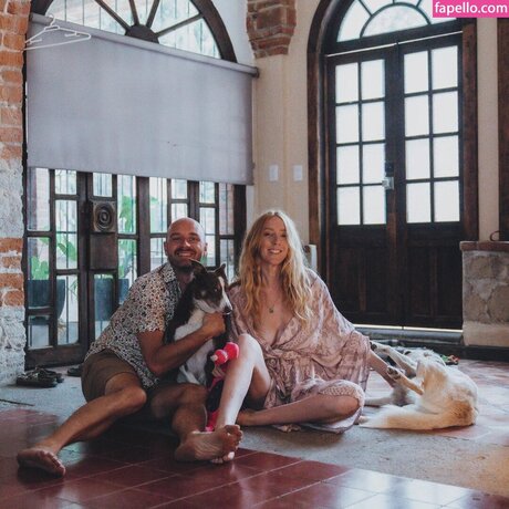 Foto di nudo di fuga di OnlyFans di Chesca  Ben