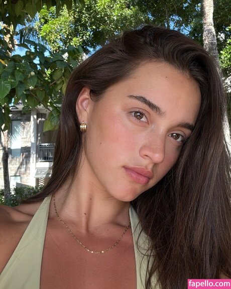 Naken lekkede OnlyFans-bilde av Milly Adamson