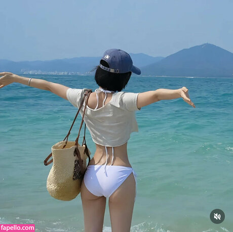 Naken läckt OnlyFans-bild av Lazysistermei