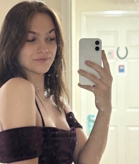 Nacktes geleaktes OnlyFans-Foto von Cadence Marang