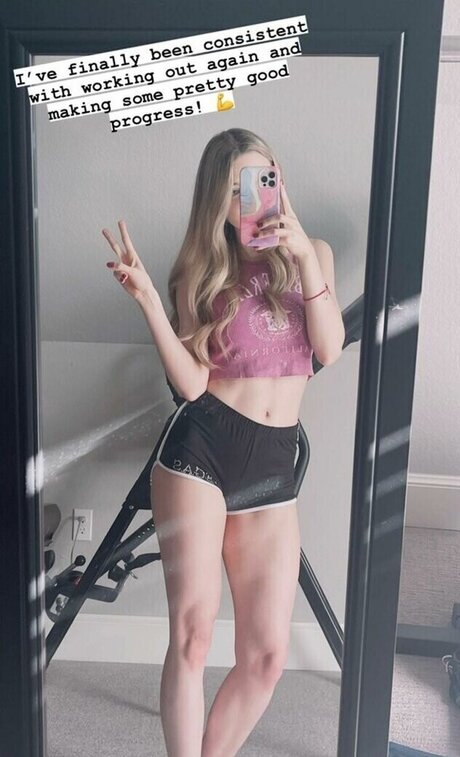 Обнаженная фотография утечки OnlyFans от Dizzy Kitten