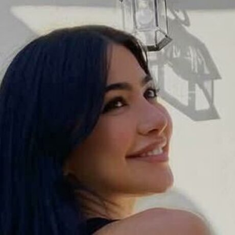 Naakte gelekte OnlyFans-foto van Sara Hesri