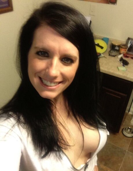 Naken lekkede OnlyFans-bilde av Ciara Collins