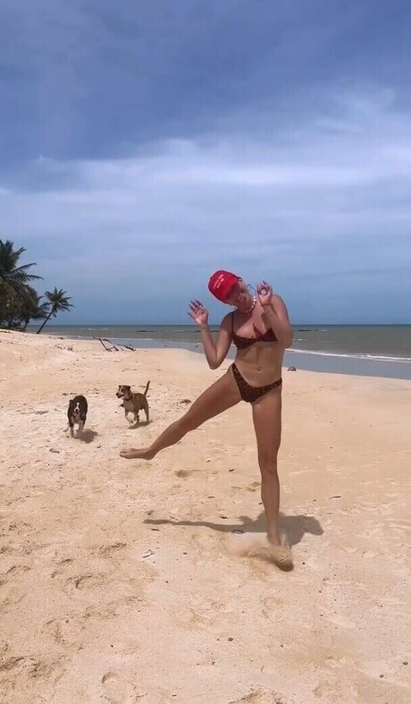 Alasti lekkinud OnlyFans-i pilt Natallia Rodrigues