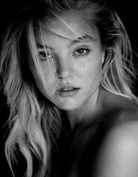 Nahá fotka uniklých OnlyFans od Rachel Hilbert