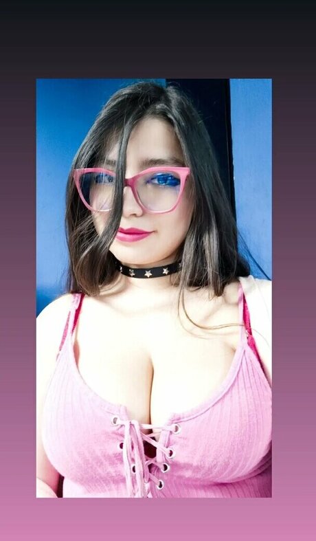 Naken läckt OnlyFans-bild av Abby Chwan