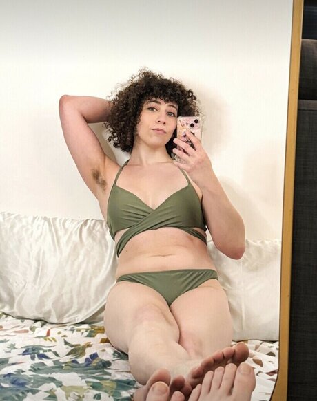 Naken lekkede OnlyFans-bilde av Julia Kaye