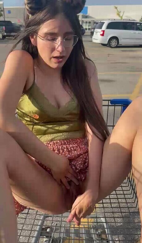 Обнаженная фотография утечки OnlyFans от Lilly Vig