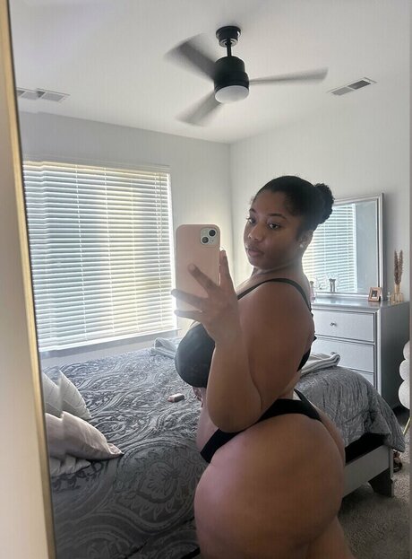 Обнаженная фотография утечки OnlyFans от Shesjuicy