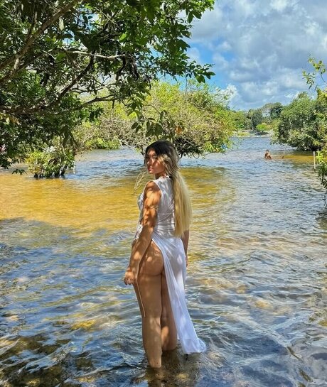 Naakte gelekte OnlyFans-foto van Luanny Passos