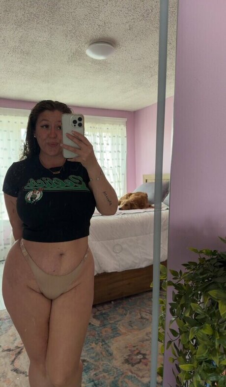 Naakte gelekte OnlyFans-foto van Literallymackayla