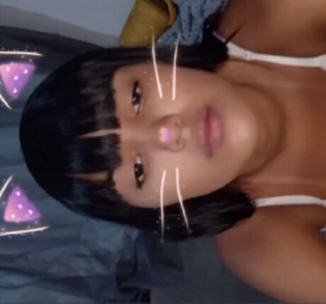 Nahá fotka uniklých OnlyFans od Sandrabezerracast