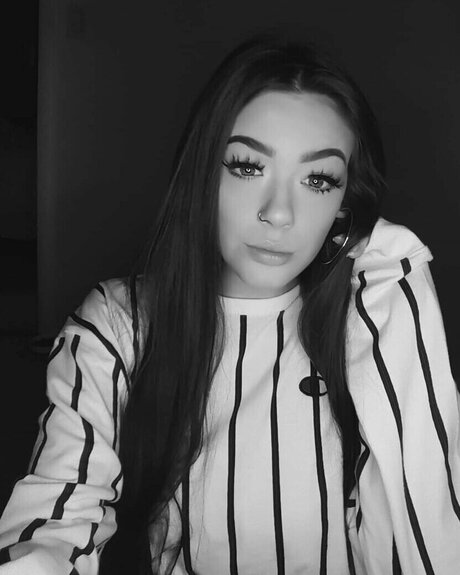 Nacktes geleaktes OnlyFans-Foto von Nic2hardo