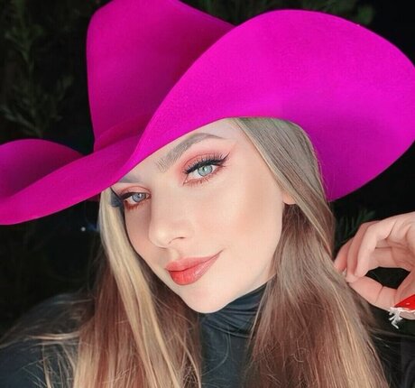 Naakte gelekte OnlyFans-foto van Inapommer