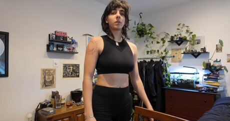 Naken lekkede OnlyFans-bilde av Cascina Caradonna