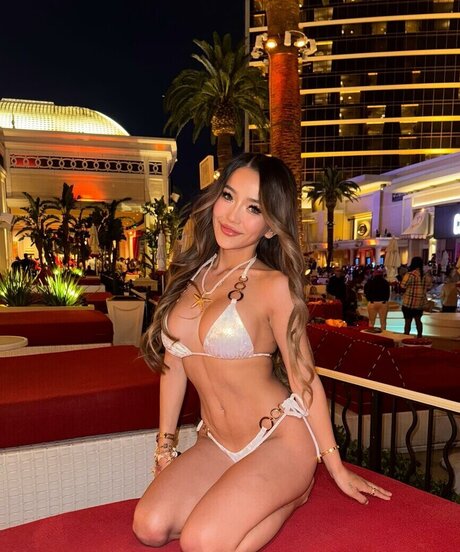 OnlyFans-model Noons10zin