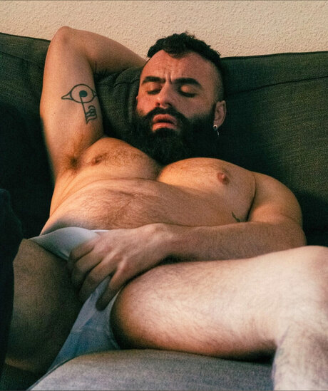 OnlyFans-model The Bearded Master 
