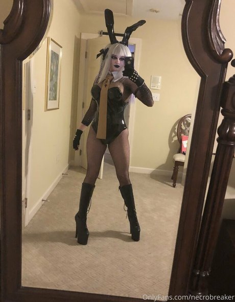 Alasti lekkinud OnlyFans-i pilt Addyrally