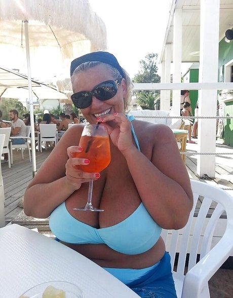 Laura Leonardi naked leaks OnlyFans pic