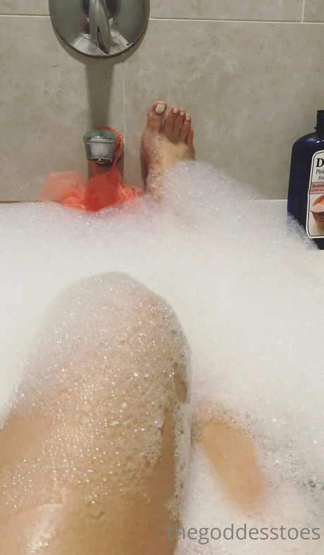 Goddesstoesof naked leaks OnlyFans pic