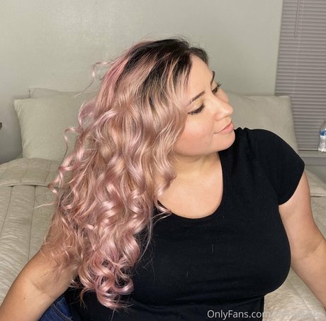 OnlyFans-model Thickluxuryfree