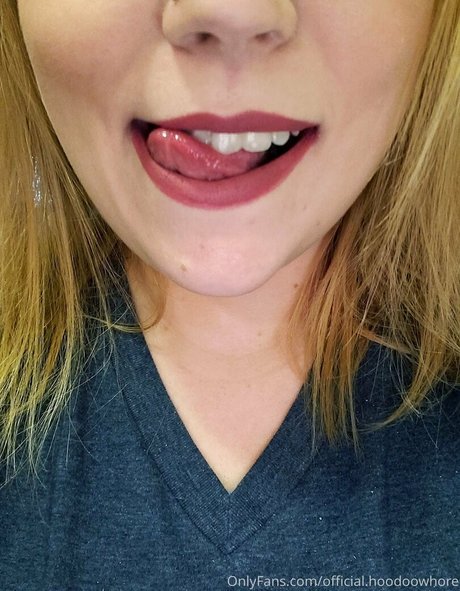 Officialhoodoowhore naked leaks OnlyFans pic