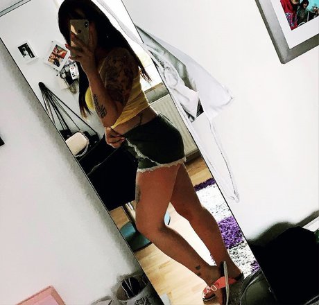 Alasti lekkinud OnlyFans-i pilt Gelliii93