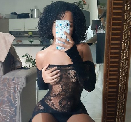 Nacktes geleaktes OnlyFans-Foto von Alice Santa Clara