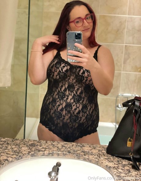 Alasti lekkinud OnlyFans-i pilt Ellawestfree