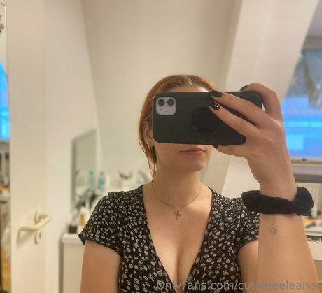 Naken lekkede OnlyFans-bilde av Cutieeeeleanor