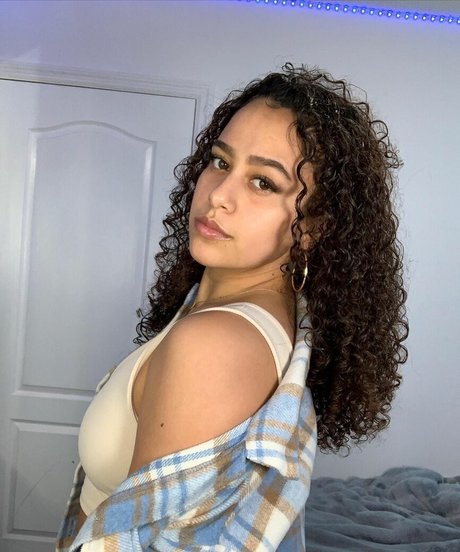 Naken lekkede OnlyFans-bilde av Bugzyyp