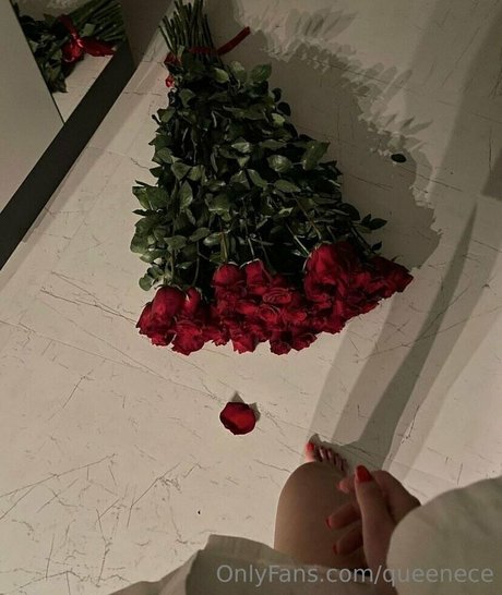 Naken läckt OnlyFans-bild av Queenece