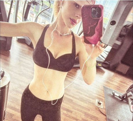 Naken lekkede OnlyFans-bilde av Orianthi