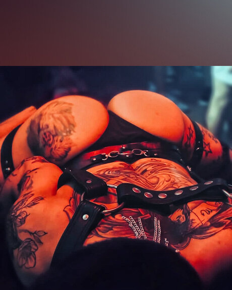 Alasti lekkinud OnlyFans-i pilt Roreyes