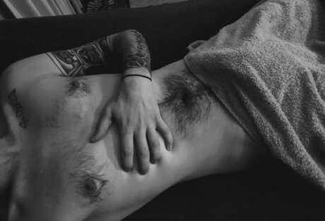 Alasti lekkinud OnlyFans-i pilt    