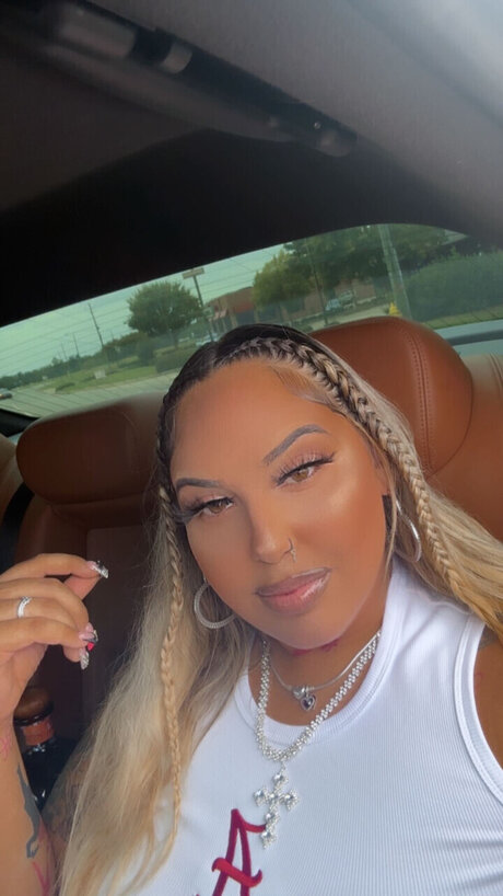 Naakte gelekte OnlyFans-foto van Bejay