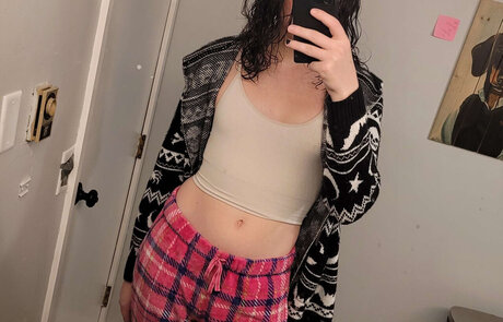 Naken lekkede OnlyFans-bilde av Gussy Queen 3