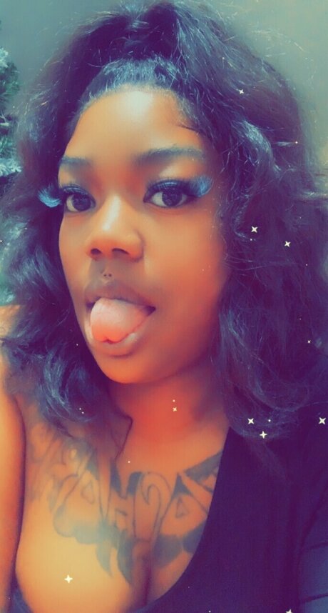 OnlyFans-model Issa Nae Naee